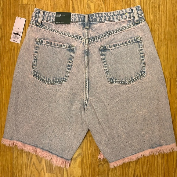 Wild Fable Women’s High Rise Bermuda Shorts (Waist: 10/30) - Picture 2 of 3